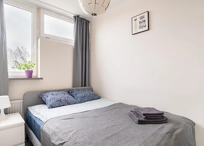 Przechodnia2-ac-park View-2 وارسو