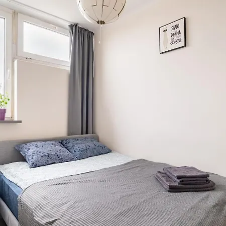 Przechodnia2-ac-park View-2 Varşova